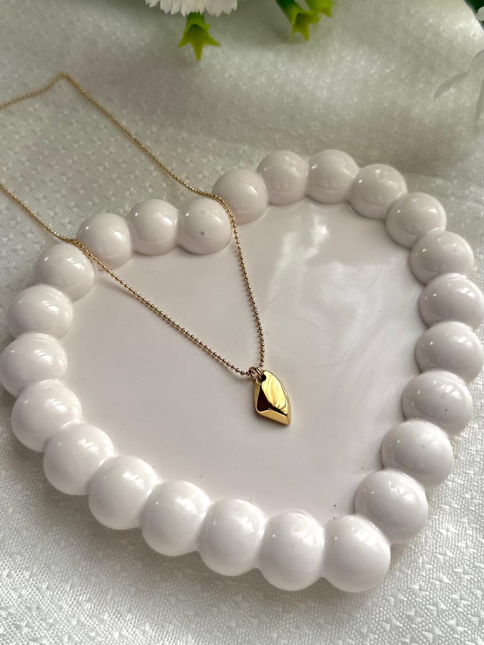 Elara Leaf Pendant chain 310014